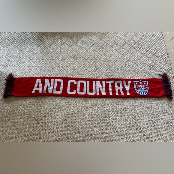 NY Red Bulls Soccer Scarf - Picture 4 of 7